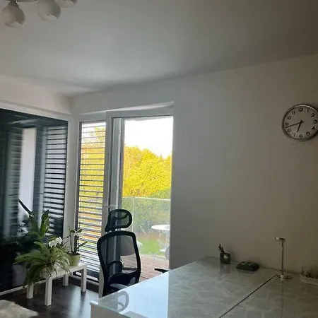 Vynimocny S Parkovanim V Centre Banskej Bystrice