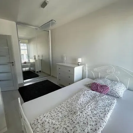 Vynimocny S Parkovanim V Centre Banskej Bystrice Lägenhet